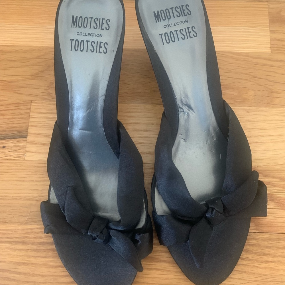 Mootsie Tootsies black heels 8.5